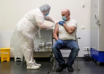 Creadores de la vacuna Sputnik V aseguran no haber tenido problemas