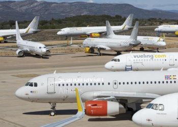 Crisis política empieza a repercutir en la aviación civil