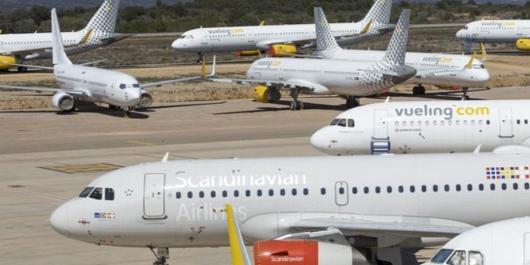 Crisis política empieza a repercutir en la aviación civil