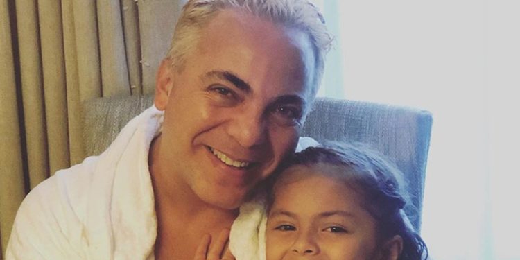 Cristian Castro y Sus Tres Hijos.