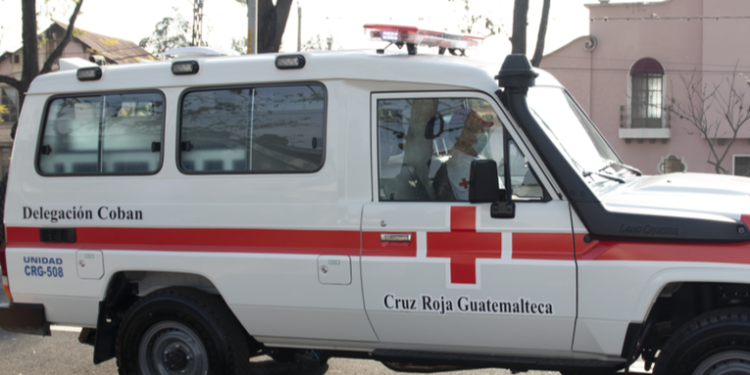 Cruz Roja brinda asistencia al Hospital San Juan de Dios con ocho ambulancias