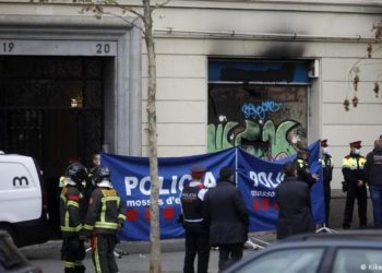 Cuatro muertos, entre ellos dos niños, en incendio en Barcelona