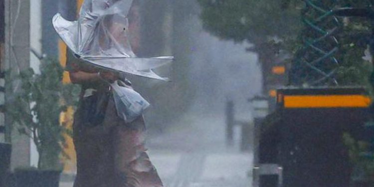 Cuatro muertos y más de 100 heridos en Japón por tifón Nanmadol