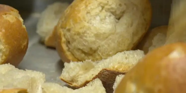 Cuba anticipa que faltará el pan para su canasta básica