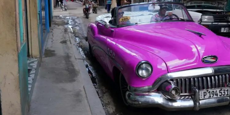 Cuba anuncia alza de más del 500% en precio del combustible