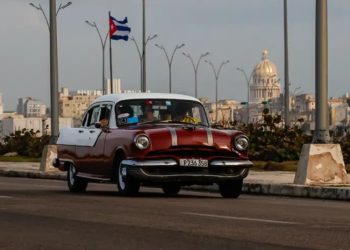 Cuba aplaza aumento de más de 500% en precio de combustibles