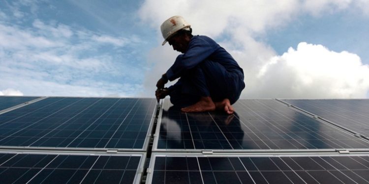 Cuba autoriza la importación sin aranceles de sistemas fotovoltaicos para personas naturales