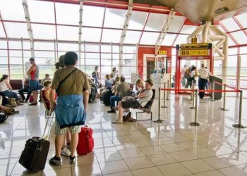 Cuba levantará cuarentena y exigirá certificado de vacunación a viajeros