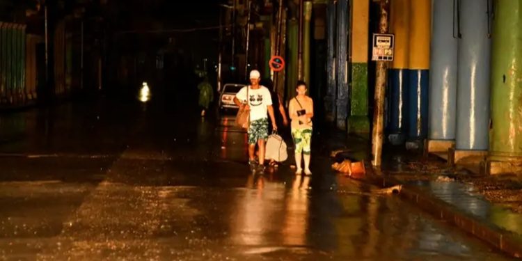 Cuba pospone actividades por profunda crisis energética