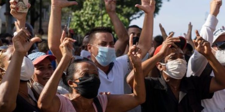 Cuba: restablecen internet, pero siguen bloqueadas redes sociales