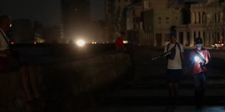 Cuba suspende clases en tres provincias por el apagón total