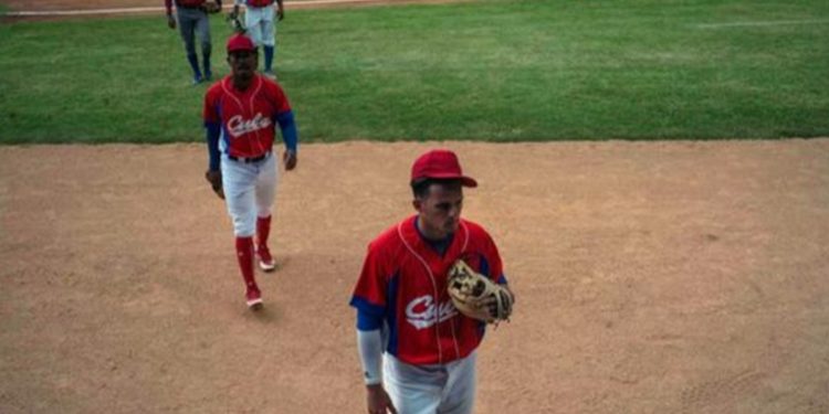 Cuba y la fuga de medio equipo de su selección de béisbol