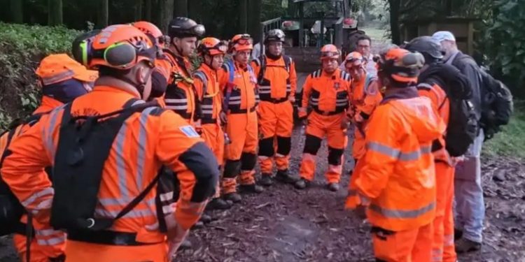 Cuerpos de socorro continúan búsqueda de avioneta desaparecida en volcán de Agua