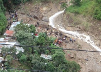 Cuerpos de socorro persisten en búsqueda de desaparecidos tras tragedia