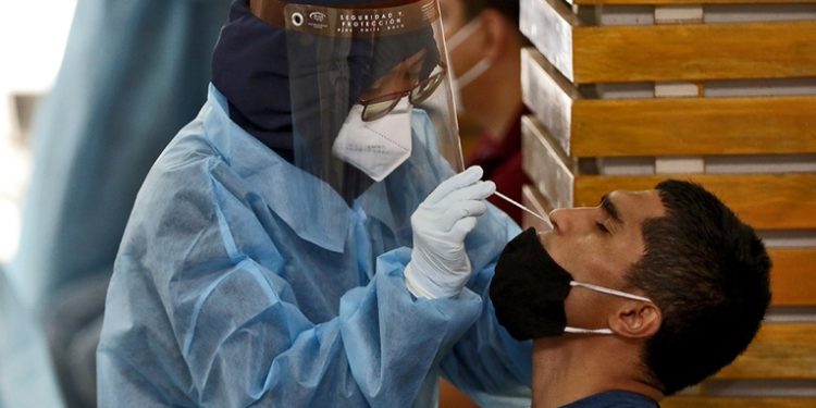 Curva de contagios por Covid-19 en la ciudad de Guatemala ha descendido hasta un 60%