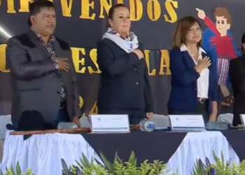 Dan banderazo de salida al ciclo escolar 2024 en el sector público