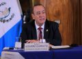 Dan de alta al presidente Giammattei luego de ser hospitalizado por sufrir problemas de salud