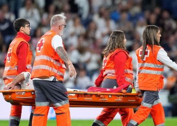 Dani Carvajal, operado con éxito de su rodilla y Ancelotti ya piensa en el recambio para el lateral derecho