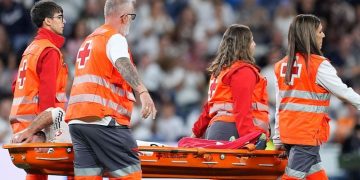 Dani Carvajal, operado con éxito de su rodilla y Ancelotti ya piensa en el recambio para el lateral derecho