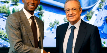 David Alaba, presentado con el Real Madrid: *No es una presión extra heredar el 4 de Ramos*