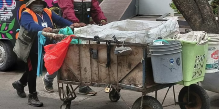 De la basura a la economí­a circular: mujeres bolivianas defienden su ''trabajo digno''