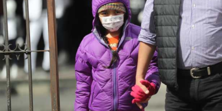 Debido a frentes frí­os incrementan casos de niños con problemas respiratorios