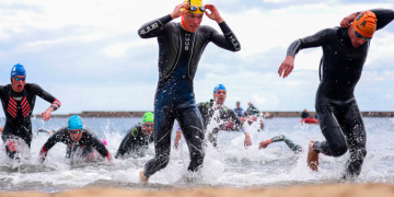 Decenas de atletas enferman con náuseas y diarrea tras participar en un triatlón en el Reino Unido