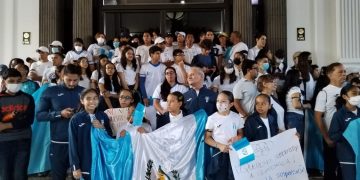 Decenas de atletas llegaron al Congreso para solicitar el apoyo de los diputados