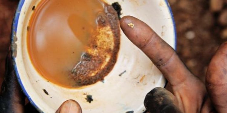 Decenas de muertos al derrumbarse una mina de oro en Sudán