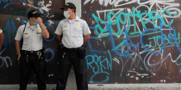 Declaran estado de sitio por protestas contra mina en Guatemala