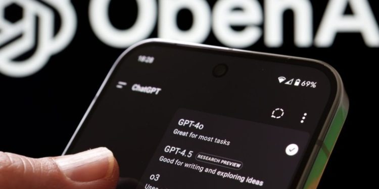 Del ChatGPT al manicomio: usuarios enloquecen tras hablar con el popular 'chatbot'