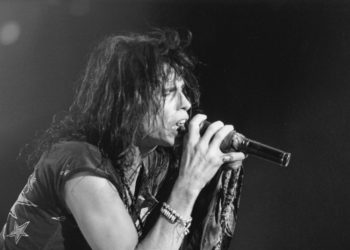 Demandan a Steven Tyler por abusar sexualmente de una menor en la década de los 70