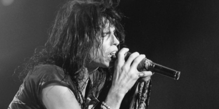 Demandan a Steven Tyler por abusar sexualmente de una menor en la década de los 70