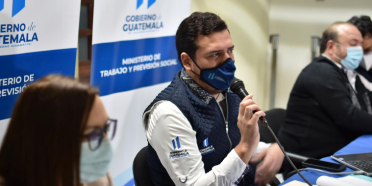 Denuncian a empresas por cobros indebidos del Fondo de Protección al Empleo que asciende a más de Q5 millones