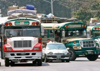 Denuncian incremento en el precio del pasaje en el transporte