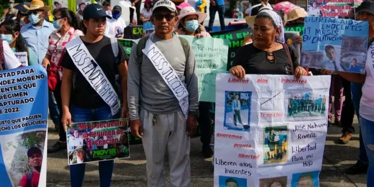 Denuncian más muertes de personas detenidas en El Salvador