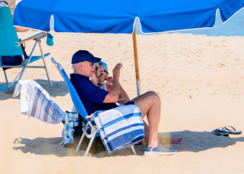 Denuncian que Biden ha pasado casi el 40 % de su mandato de vacaciones