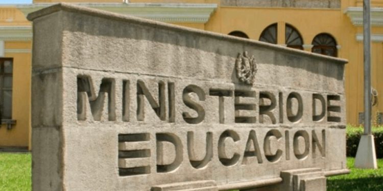 Denuncias a colegios por cobros indebidos han disminuido en el último año