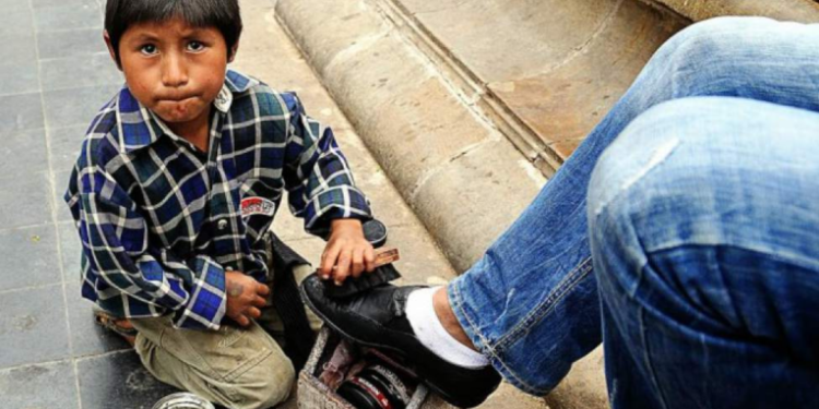 Denuncias por acoso, maltrato y explotación de niños han aumentado en el último año