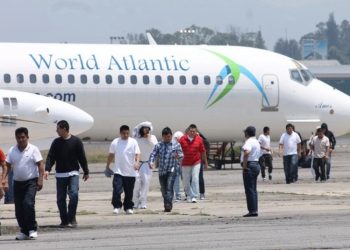 Deportan desde Estados Unidos al penúltimo grupo de 132 guatemaltecos bajo el titulo 42