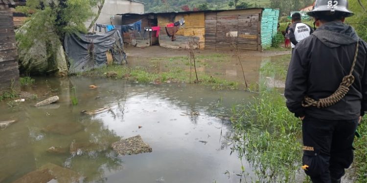 Depresión tropical julia se degrada sobre territorio nacional y deja como saldo 8 muertos