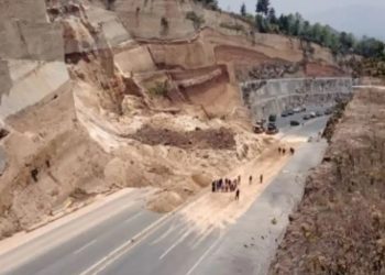 Derrumbes provocados por lluvias generan dificultades en el libramiento de Chimaltenango