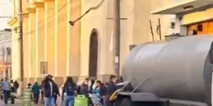 Desalojan a Vendedores Ambulantes en Zona 1 para Recuperar Espacio en Unaerc