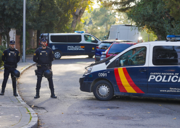 Desalojan locales y oficinas en el centro de Madrid por un aviso de bomba