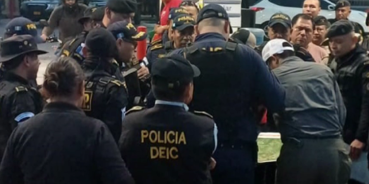 Desalojo en hidroeléctrica de Teculután termina en hechos violentos
