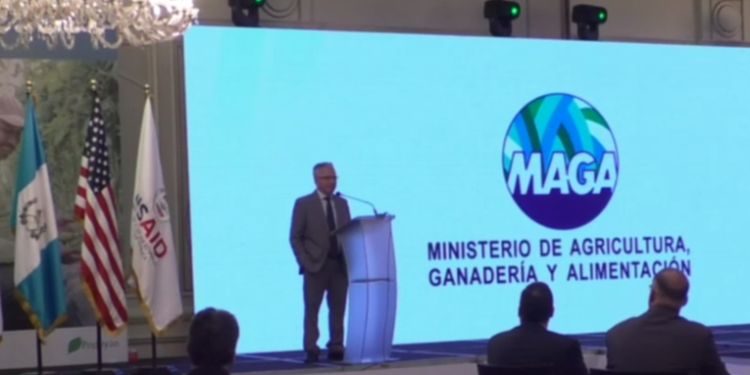 Desarrollan proyectos agrí­colas para evitar que familias del altiplano emigren a EEUU