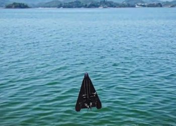 Desarrollan un dron anfibio que puede sumergirse a gran velocidad (VIDEO)