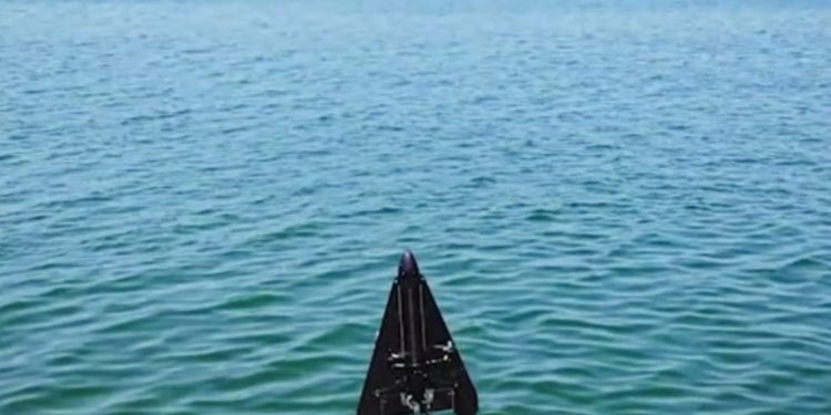 Desarrollan un dron anfibio que puede sumergirse a gran velocidad (VIDEO)