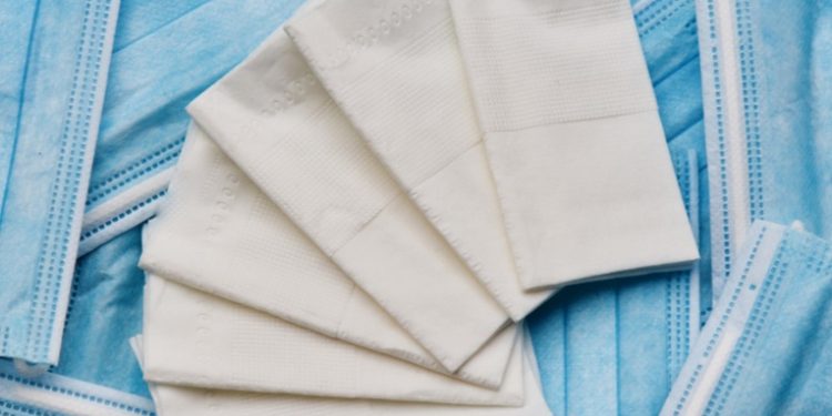 Desarrollan un nuevo material para mascarillas que puede capturar y desactivar las proteí­nas de los coronavirus