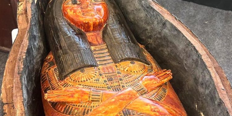 Descubren en Egipto un cementerio de 3.500 años con un papiro del Libro de los Muertos